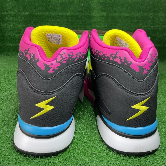 Reebok - Picture 3 of 6